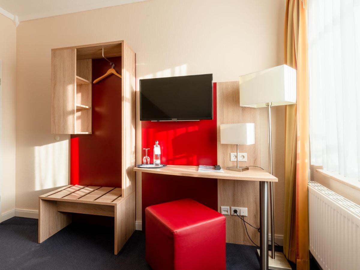 Nordsee-Hotel Hinrichsen Husum  Esterno foto